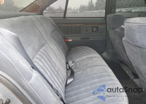 1994 Oldsmobile 88 Royale z USA, uszkodzony, nr VIN 1G3HN52L4R4809631